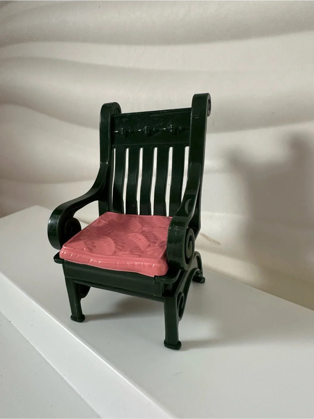Fisher-Price Loving Family Dollhouse Green Pink Cabana Chair Outdoor Patio fair